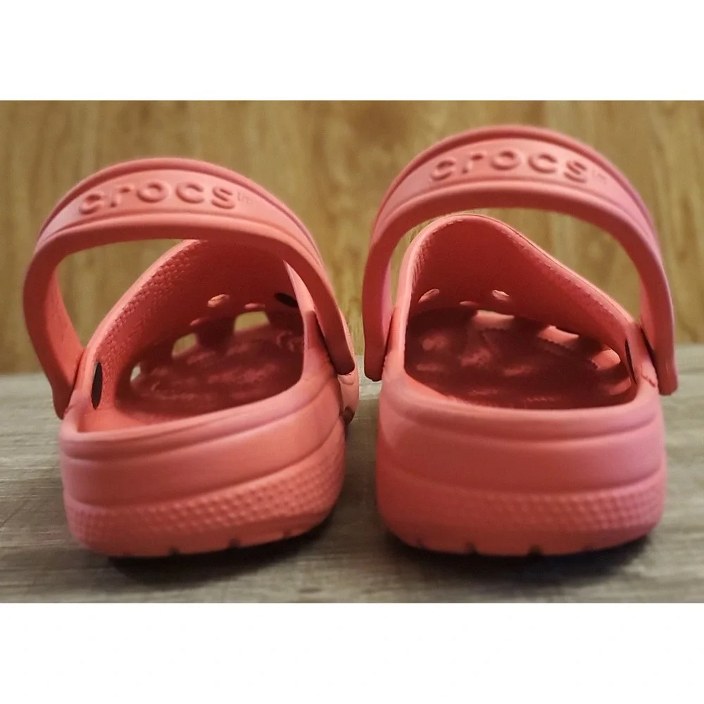 Crocs Classic Slip On Clogs‎ Youth Size J5 Red